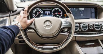 5 Driving Habits Everyone Needs To Quit