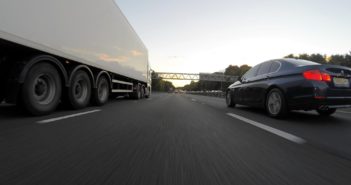 Where To Begin If You Want To Become A Freelance Trucker