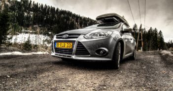 Driving Safely with a Roof Box