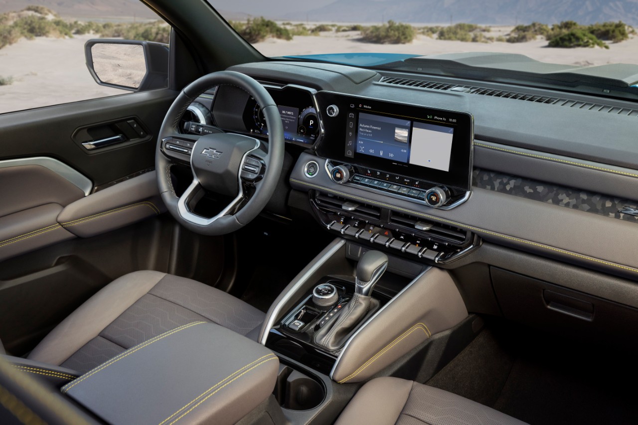 2023 Chevrolet Colorado ZR2 interior