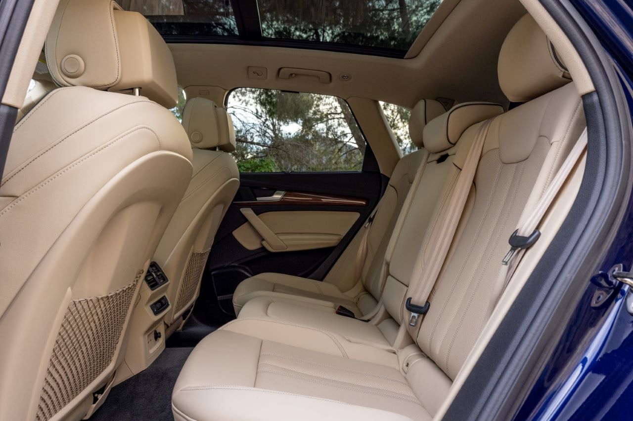2022 Audi Q5 seats