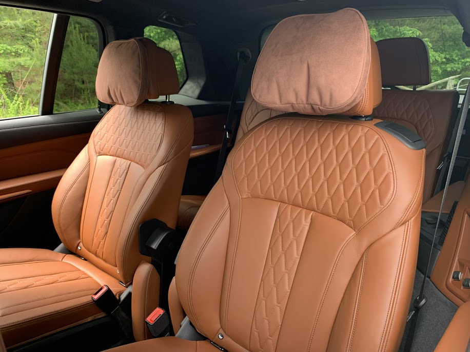 BMW X7 quilted second-row seats