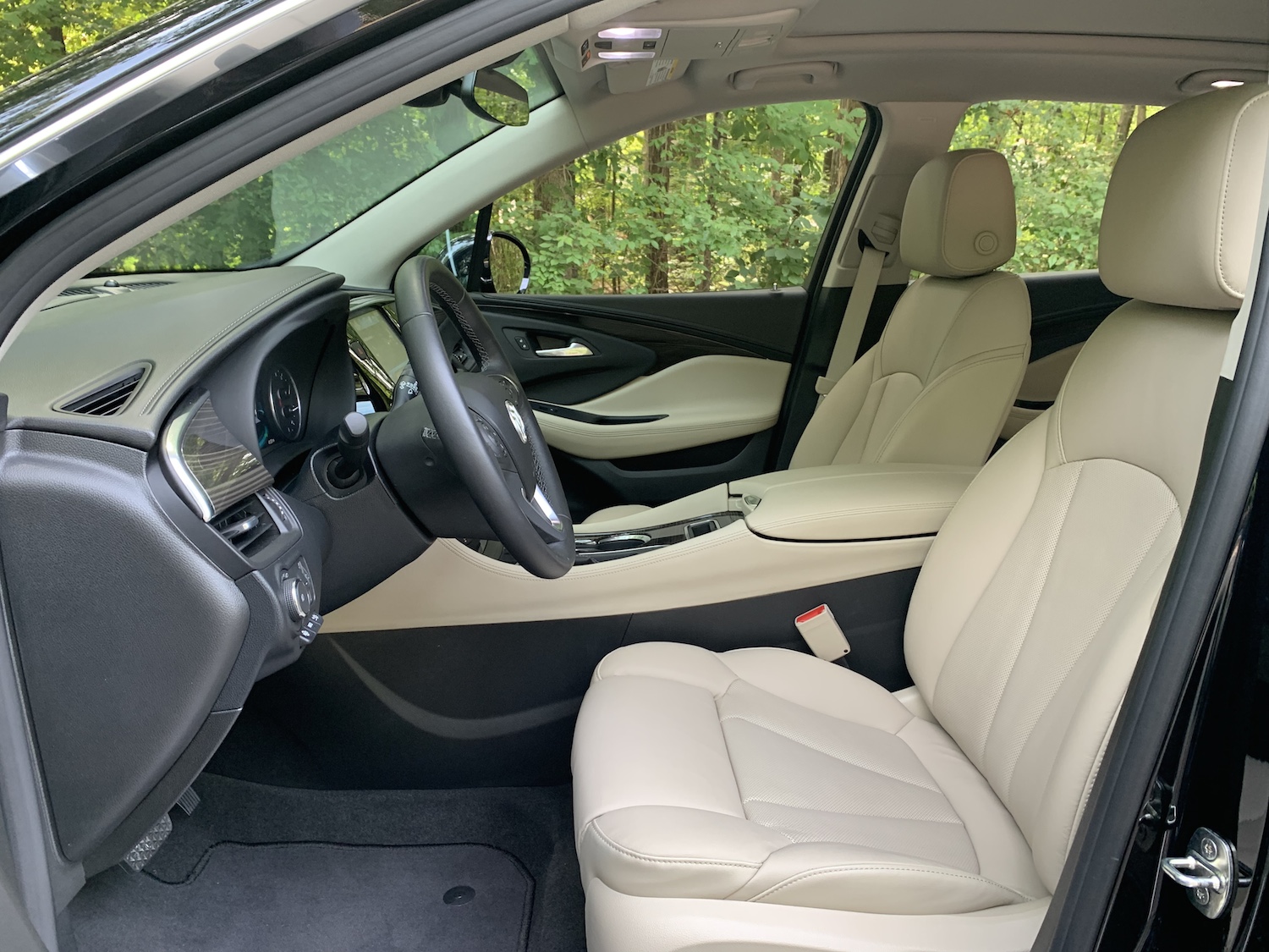 2019 Buick Envision front seats