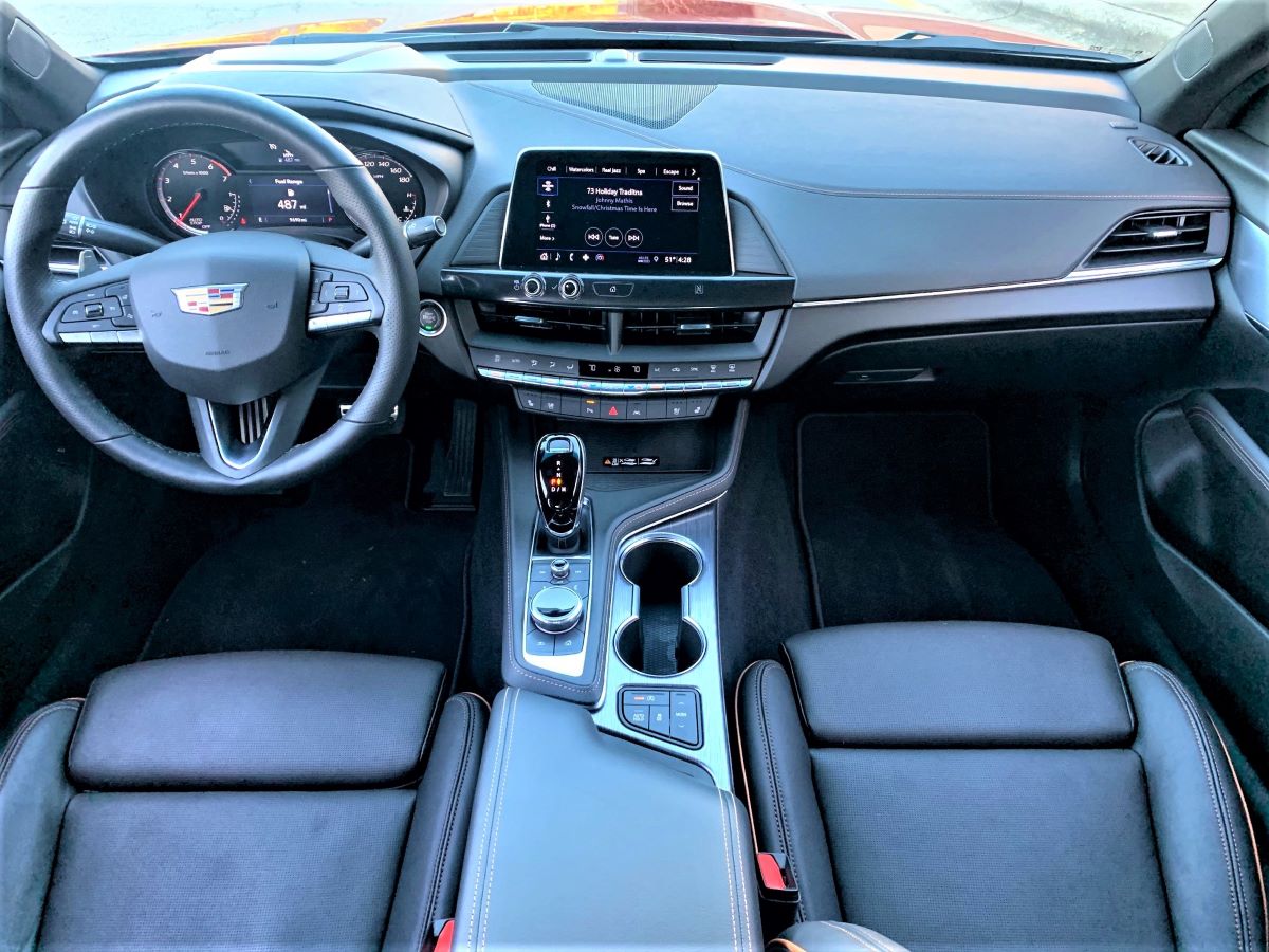 2021 Cadillac CT4 V-Series dashboard