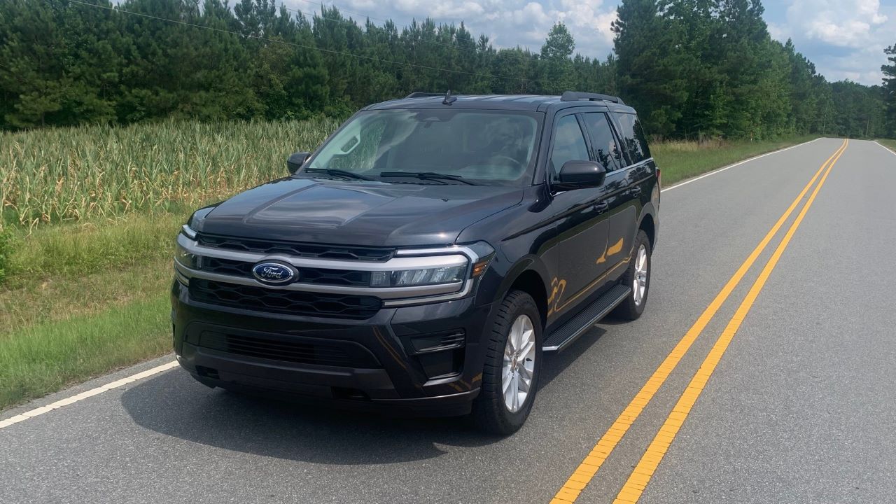 2022 Ford Expedition MAX front