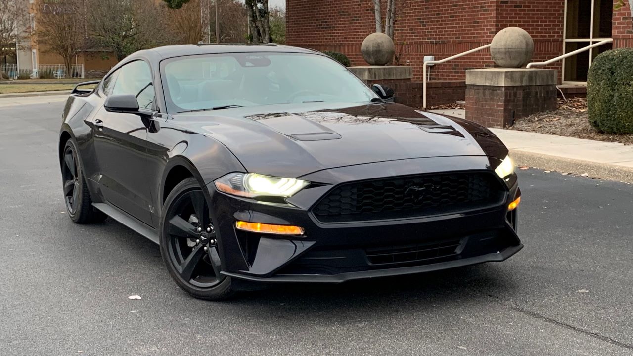 2022 Ford Mustang 2.3T front end