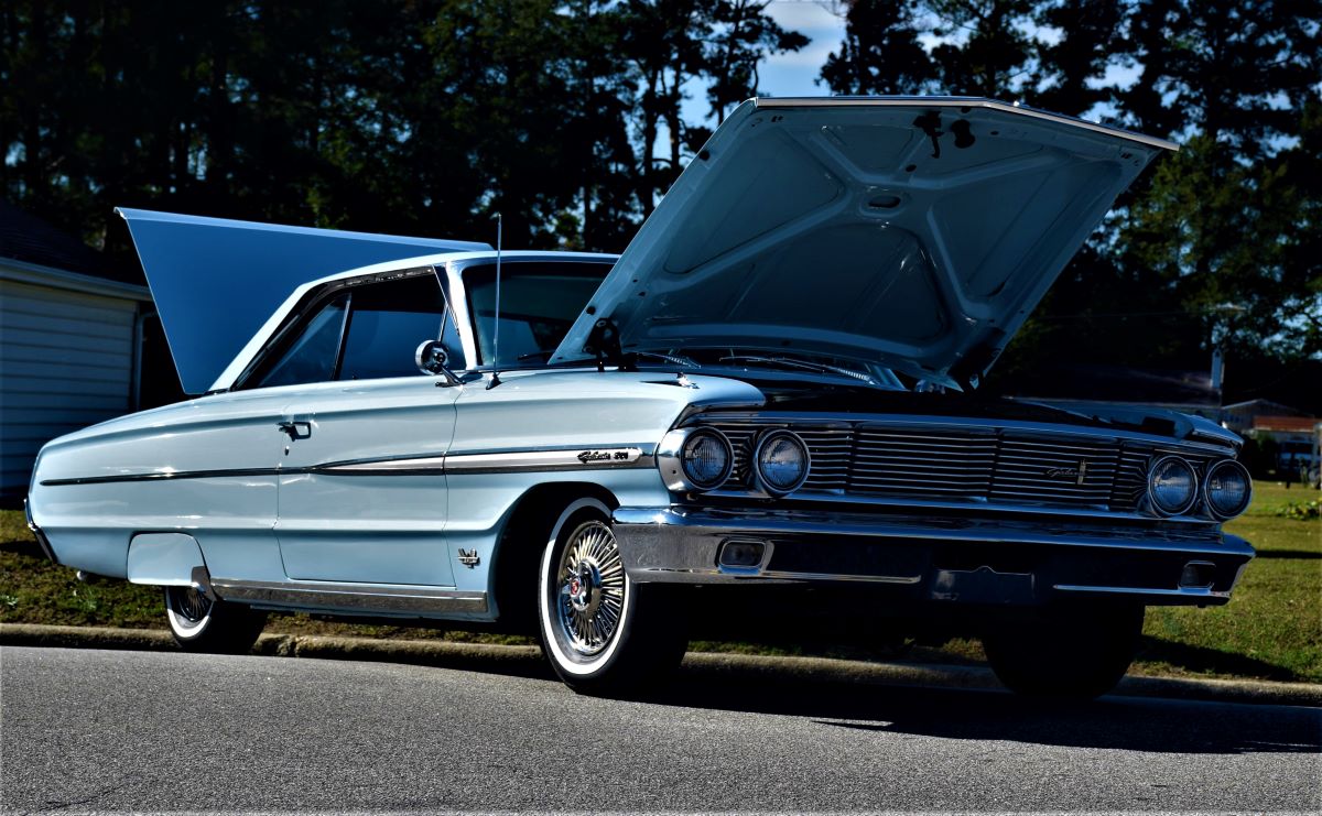 Full Throttle: 1964 Ford Galaxie.