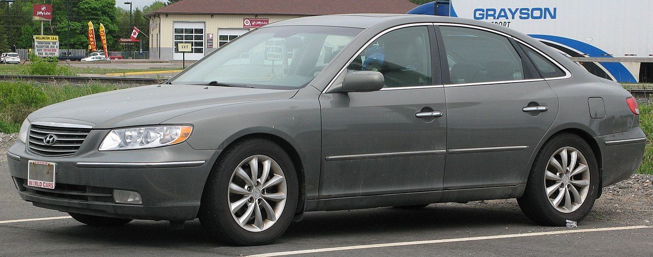 The first-generation Hyundai Azera