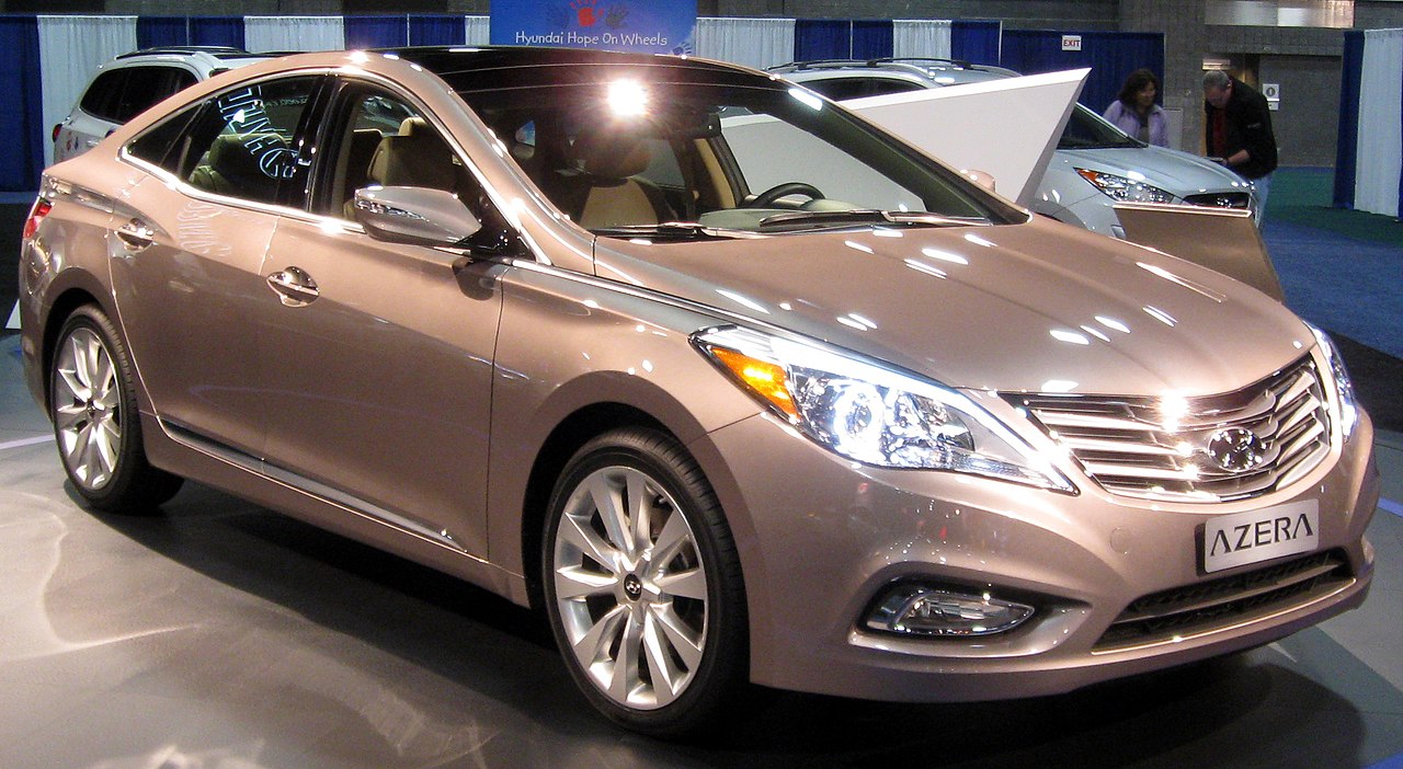 The second-generation Hyundai Azera