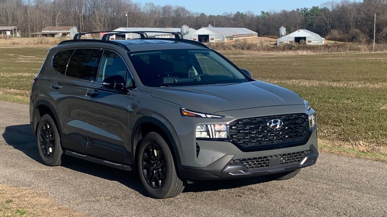 2022 Hyundai Santa Fe XRT front three-quarter view