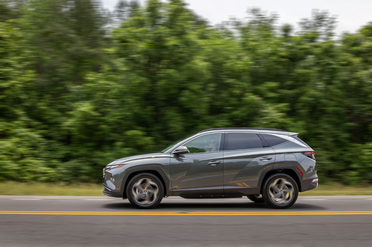 2022 Hyundai Tucson PHEV profile