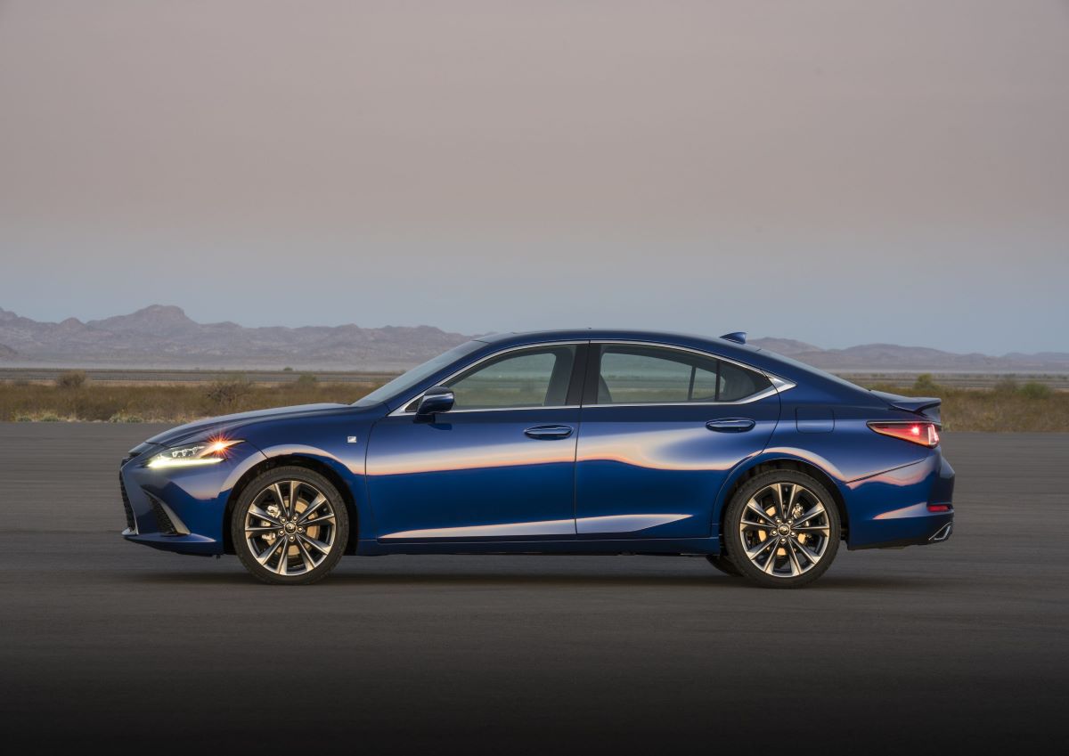 2021 Lexus ES profile