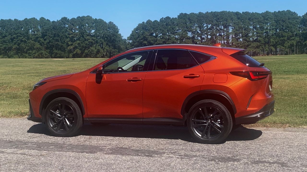 2022 Lexus NX Hybrid profile