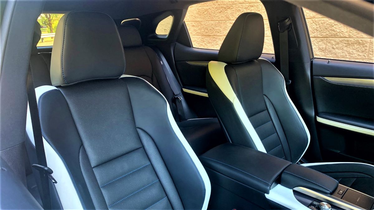 2022 Lexus RX front seats