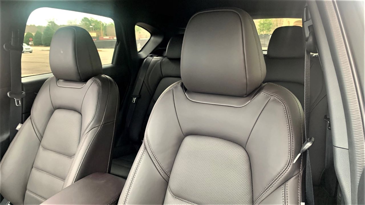 2022 Mazda CX-5 front seats