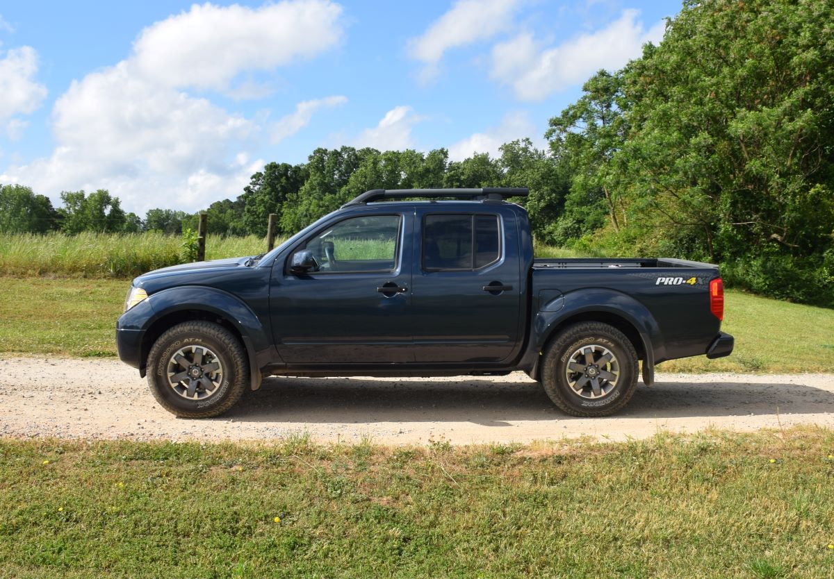 2020 Nissan Frontier profile
