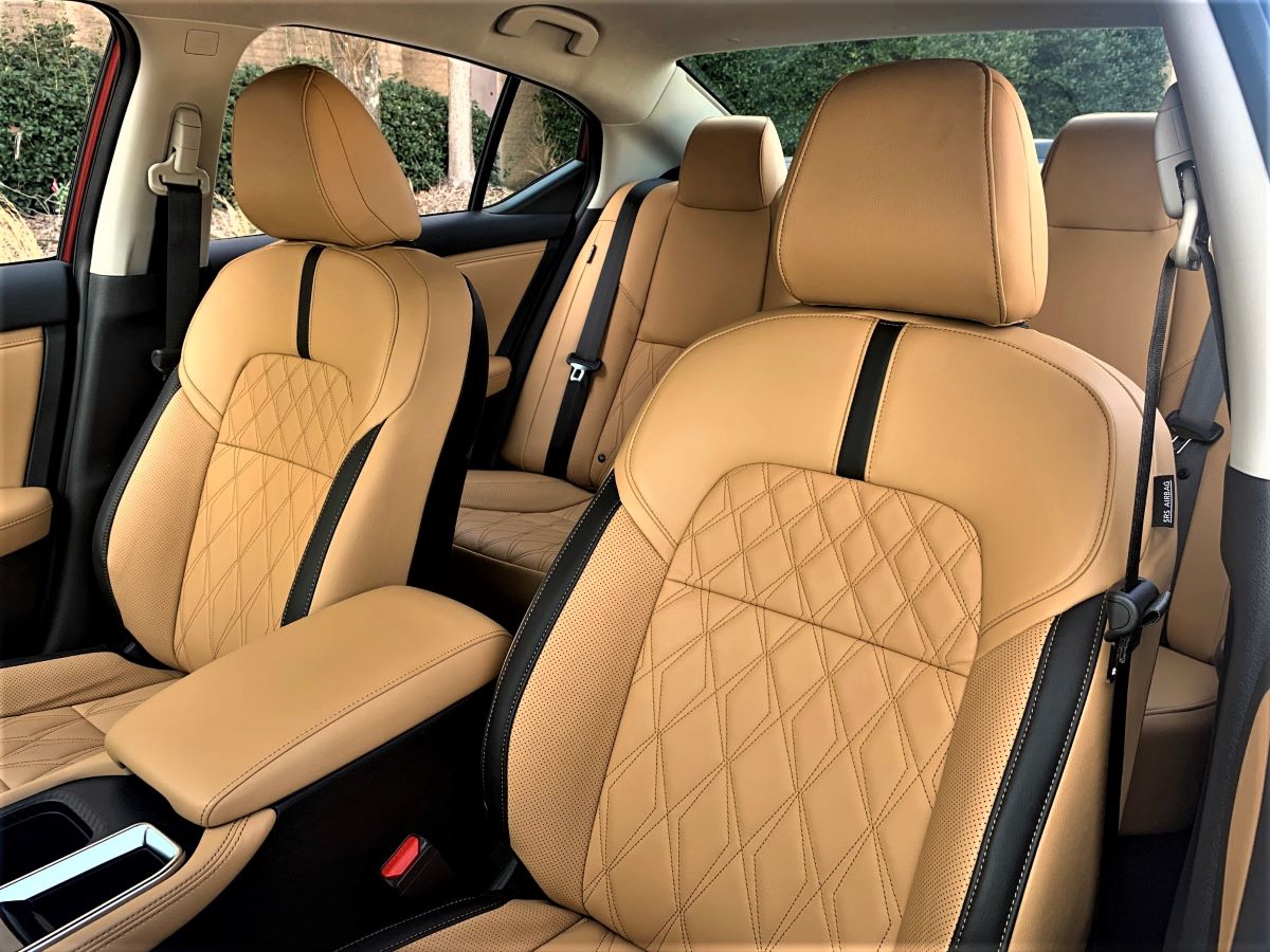 2021 Nissan Sentra front seats