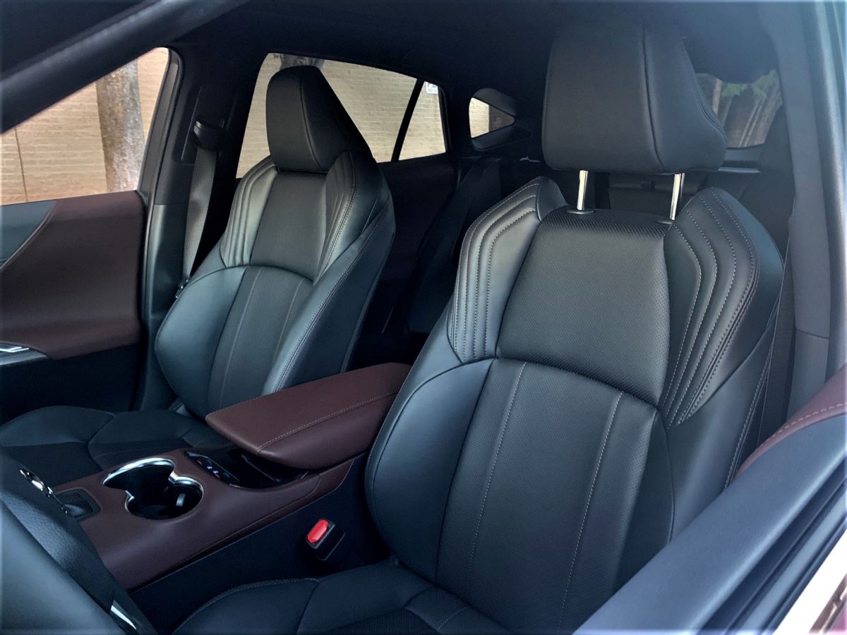 2021 Toyota Venza front seats