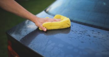 Do it yourself: How to clean your car quickly!