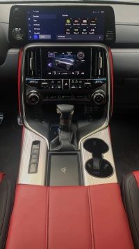 Lexus LX 600 center console